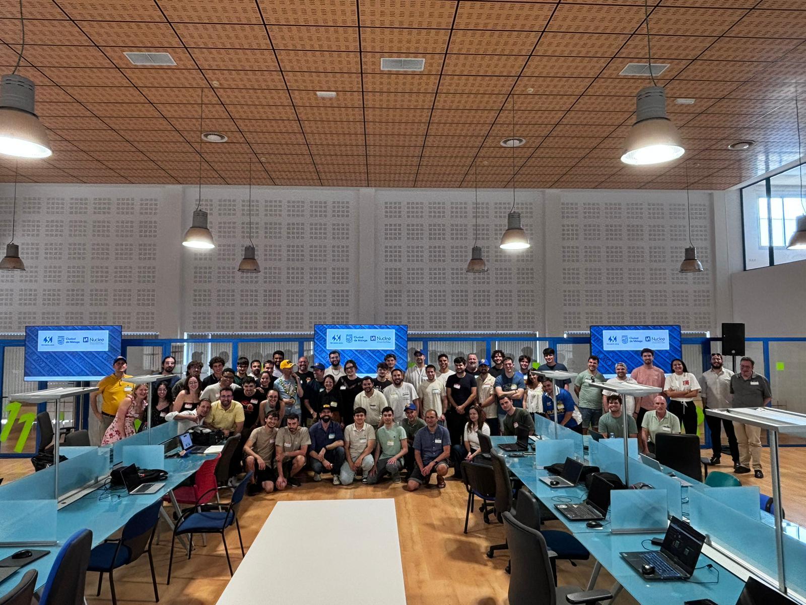 Foto de grupo del taller Tiny Tapeout celebrado en Nucleø el 2 de junio de 2026